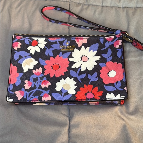 kate spade Handbags - Kate Spade Floral Wristlet Clutch - Multicolor
